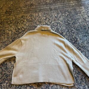 GAP Women's Cream Turtleneck Sweater